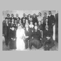 095-0019 Hochzeitgesellschaft bei der Trauung Borg mit Martha Weder.jpg